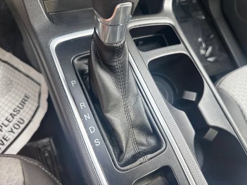 Used 2017 Ford Escape SE w/ Equipment Group 201A AWD/4WD image 22