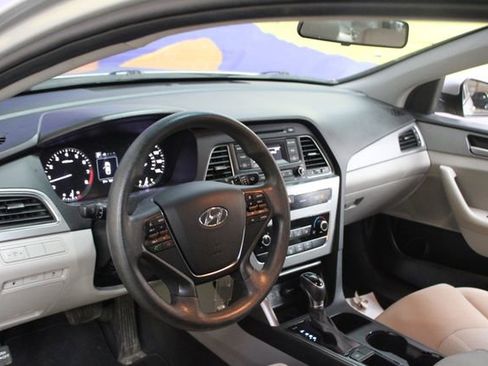 Used 2017 Hyundai Sonata SE FWD image 14
