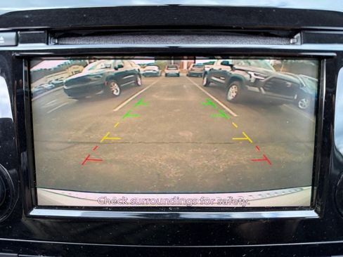 Used 2018 Nissan Rogue SV image 21