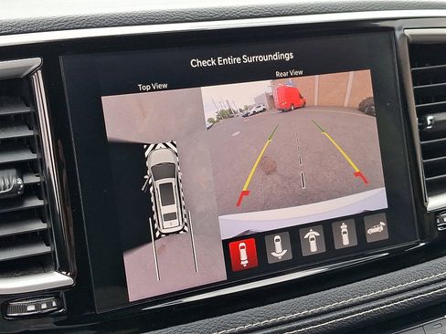 Certified 2024 Chrysler Pacifica Limited FWD image 19