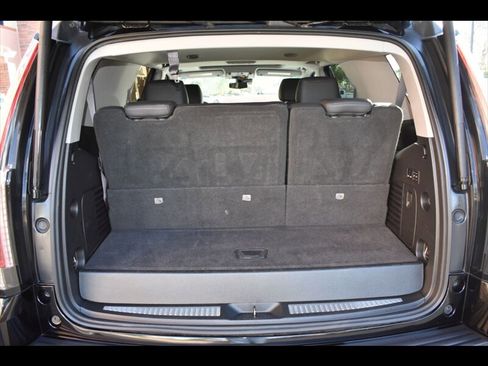 Used 2017 Cadillac Escalade Luxury image 25