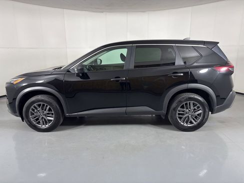 Used 2023 Nissan Rogue S image 5