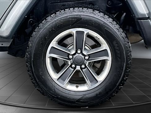 Used 2023 Jeep Wrangler Sahara image 36
