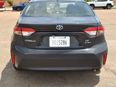 Used 2025 Toyota Corolla LE w/ LE Premium Package FWD image 23