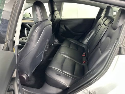 Used 2021 Tesla Model 3 Standard Range Plus image 22