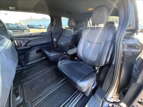 Used 2021 Toyota Sienna XSE w/ XSE Plus Package AWD/4WD image 15
