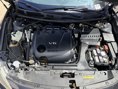 Used 2017 Nissan Maxima SR FWD image 32