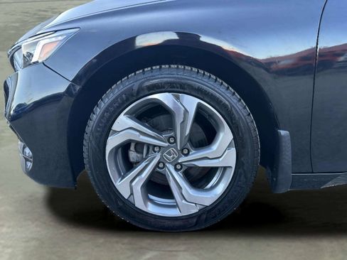 Used 2020 Honda Accord EX image 10