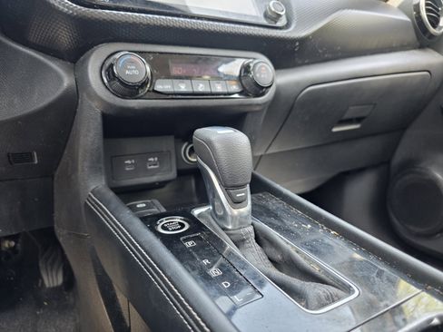 Used 2021 Nissan Kicks SV image 21