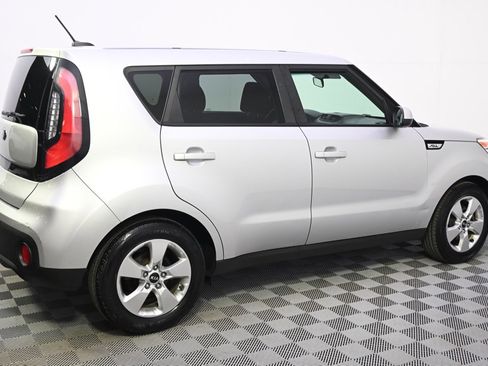Used 2017 Kia Soul image 5
