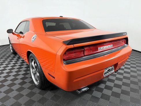 Used 2009 Dodge Challenger SRT8 w/ SRT Option Group II RWD image 15