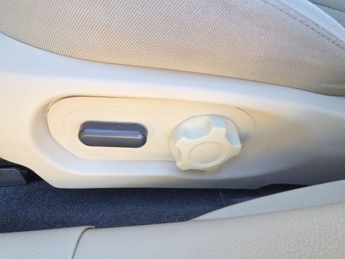 Used 2018 Ford Taurus SE image 24