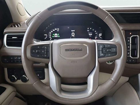 Used 2023 GMC Yukon XL Denali w/ Advanced Technology Package AWD/4WD image 25