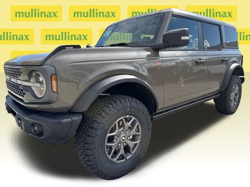 New 2025 Ford Bronco Badlands image 18