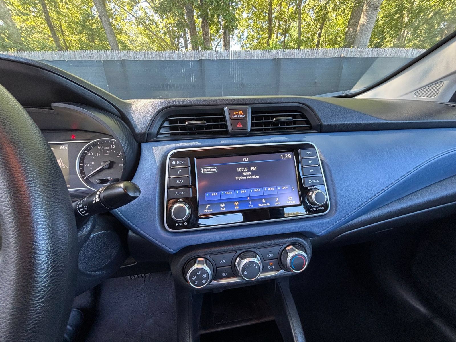Used 2025 Nissan Versa SV FWD image 19