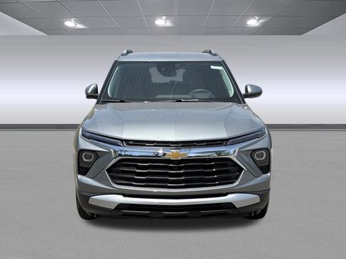New 2026 Chevrolet TrailBlazer LT w/ Driver Confidence Package FWD image 2