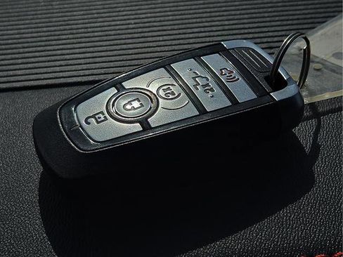Used 2025 Ford F150 Raptor AWD/4WD image 16