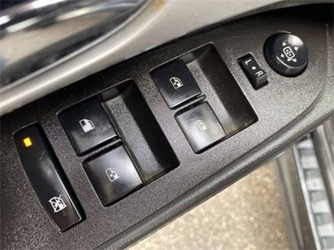 Used 2014 Chevrolet Equinox LS image 12