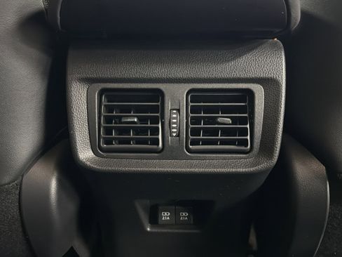 Used 2021 Toyota Venza XLE w/ Softex Package image 34