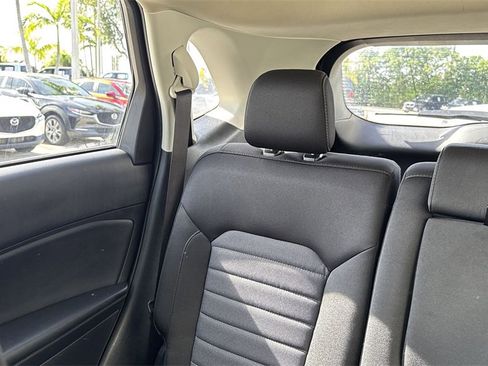 Used 2020 Ford Edge SE image 18