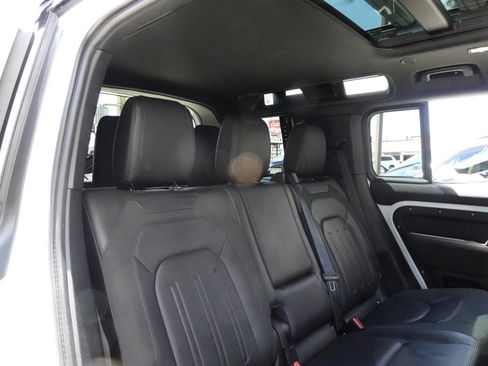 Used 2021 Land Rover Defender 110 SE AWD/4WD image 18