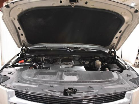 Used 2016 Cadillac Escalade ESV Luxury image 31