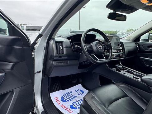 Used 2022 Nissan Pathfinder SL w/ SL Premium Package AWD/4WD image 38