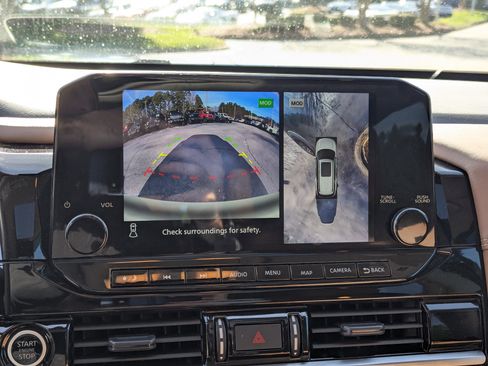 Used 2023 Nissan Pathfinder Platinum w/ Cargo Package image 24