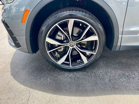 Used 2024 Volkswagen Tiguan SEL R-Line AWD/4WD image 9