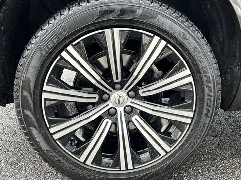 Certified 2024 Volvo XC90 B6 Plus w/ Protection Package image 12