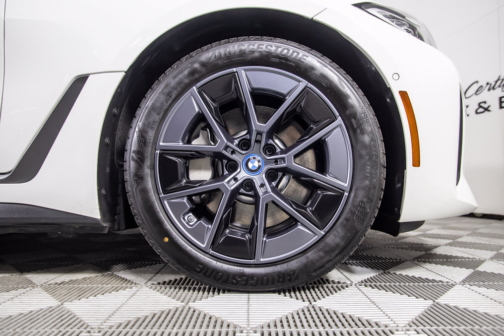 Used 2023 BMW i4 eDrive35 RWD image 37