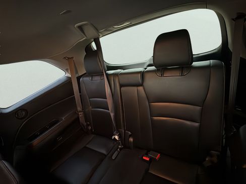 Used 2019 Honda Pilot Touring image 16