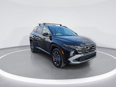Used 2025 Hyundai Tucson Limited AWD/4WD image 2