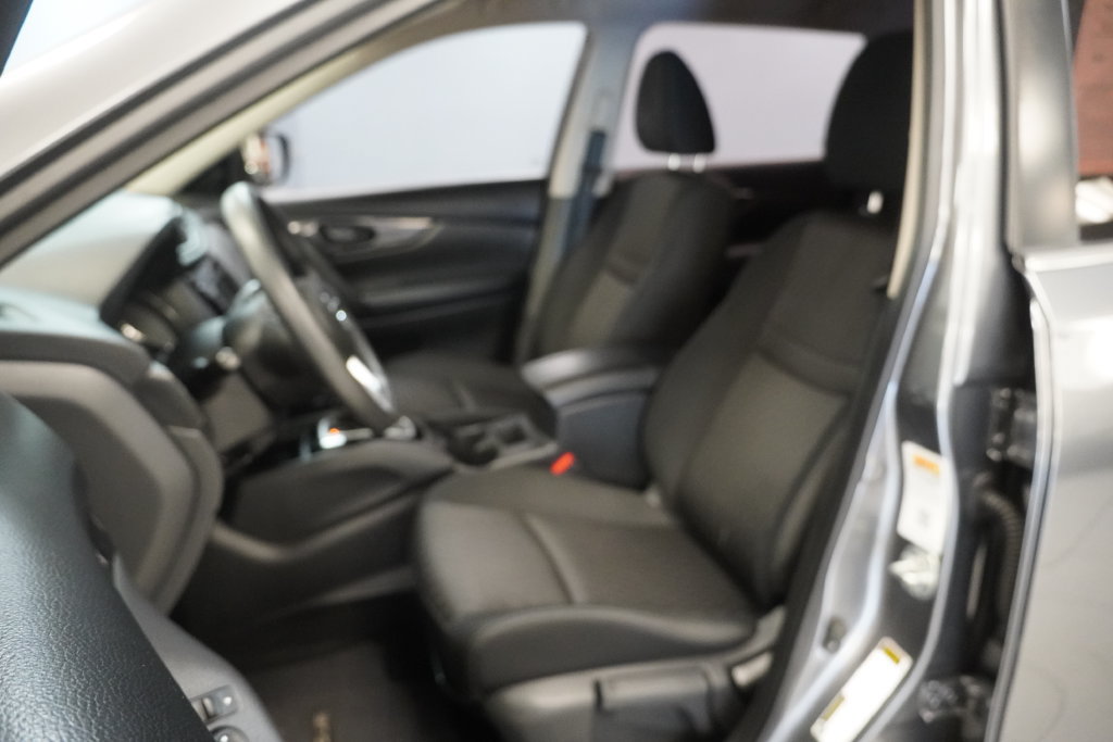 Used 2019 Nissan Rogue S AWD/4WD image 4