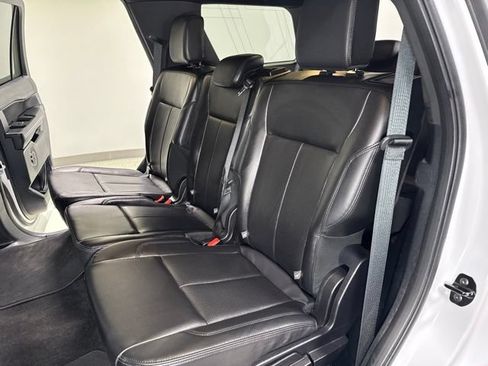 Used 2021 Ford Expedition XLT AWD/4WD image 2