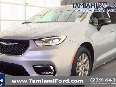 Used 2024 Chrysler Pacifica Touring-L