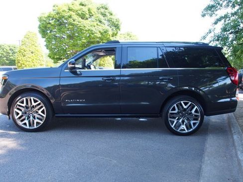 Certified 2025 Ford Expedition Platinum w/ Platinum Ultimate Package AWD/4WD image 4