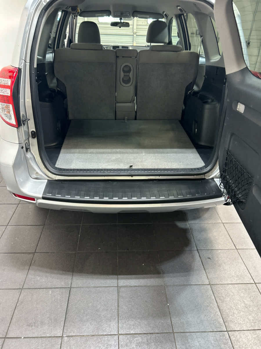 Used 2010 Toyota RAV4 2WD w/ Base L4 Extra Value Pkg image 10