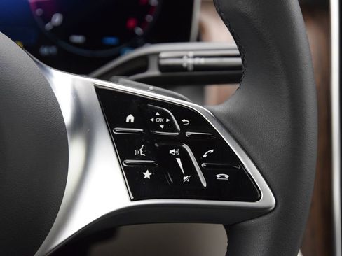 Used 2026 Mercedes-Benz GLC 300 image 24