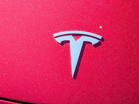 Used 2024 Tesla Model Y Long Range AWD/4WD image 13