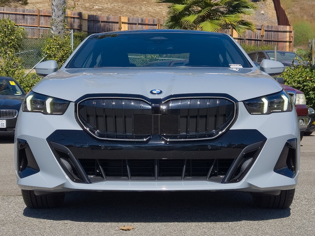 New 2027 BMW 540i xDrive w/ Executive Package AWD/4WD image 2