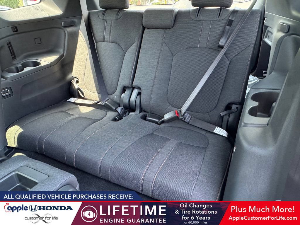 New 2026 Honda Pilot Sport image 18