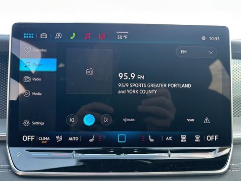 New 2026 Volkswagen Tiguan SE R-Line AWD/4WD image 17