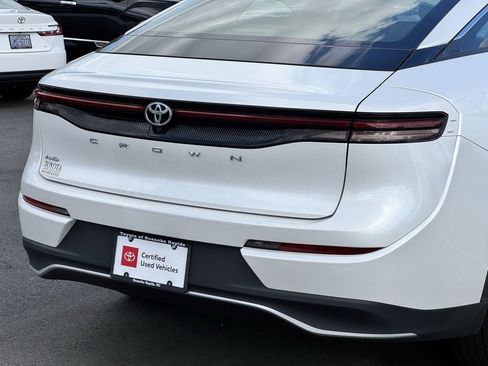 Used 2023 Toyota Crown XLE image 32