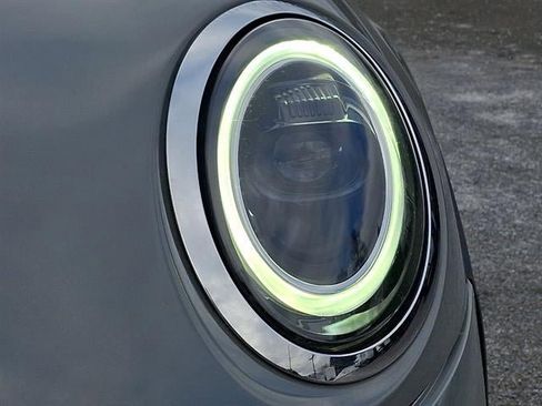 Used 2022 MINI Cooper 4-Door Hardtop image 10