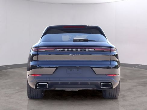 Used 2024 Porsche Cayenne AWD/4WD image 7