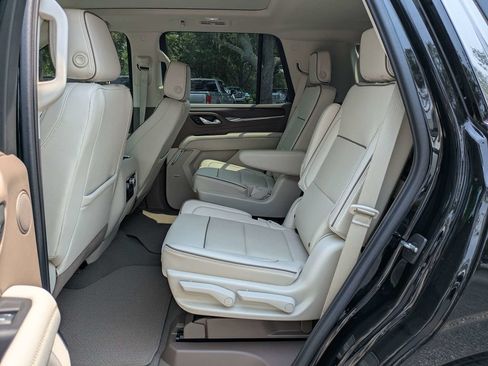 Used 2023 GMC Yukon Denali AWD/4WD image 15