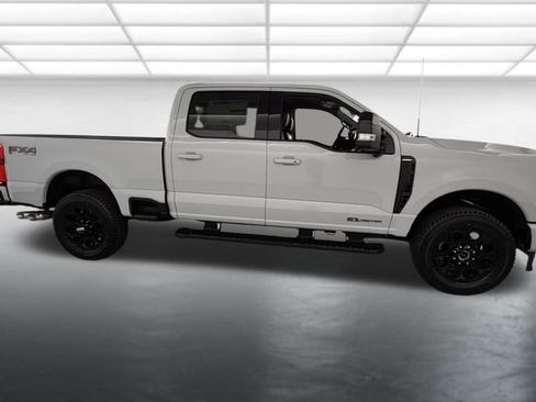New 2026 Ford F250 Lariat w/ Black Appearance Package AWD/4WD image 9