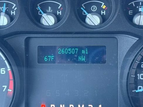 Used 2016 Ford F250 XL w/ Power Equipment Group AWD/4WD image 4