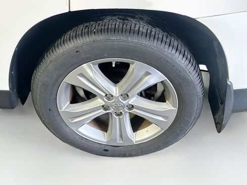 Used 2013 Toyota Highlander Limited FWD image 11